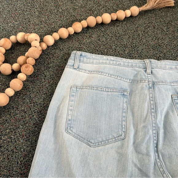 WILD FABLE Light Medium Wash Blue Straight Skinny Jeans Distressed Pants Sz 16 - Picture 12 of 16